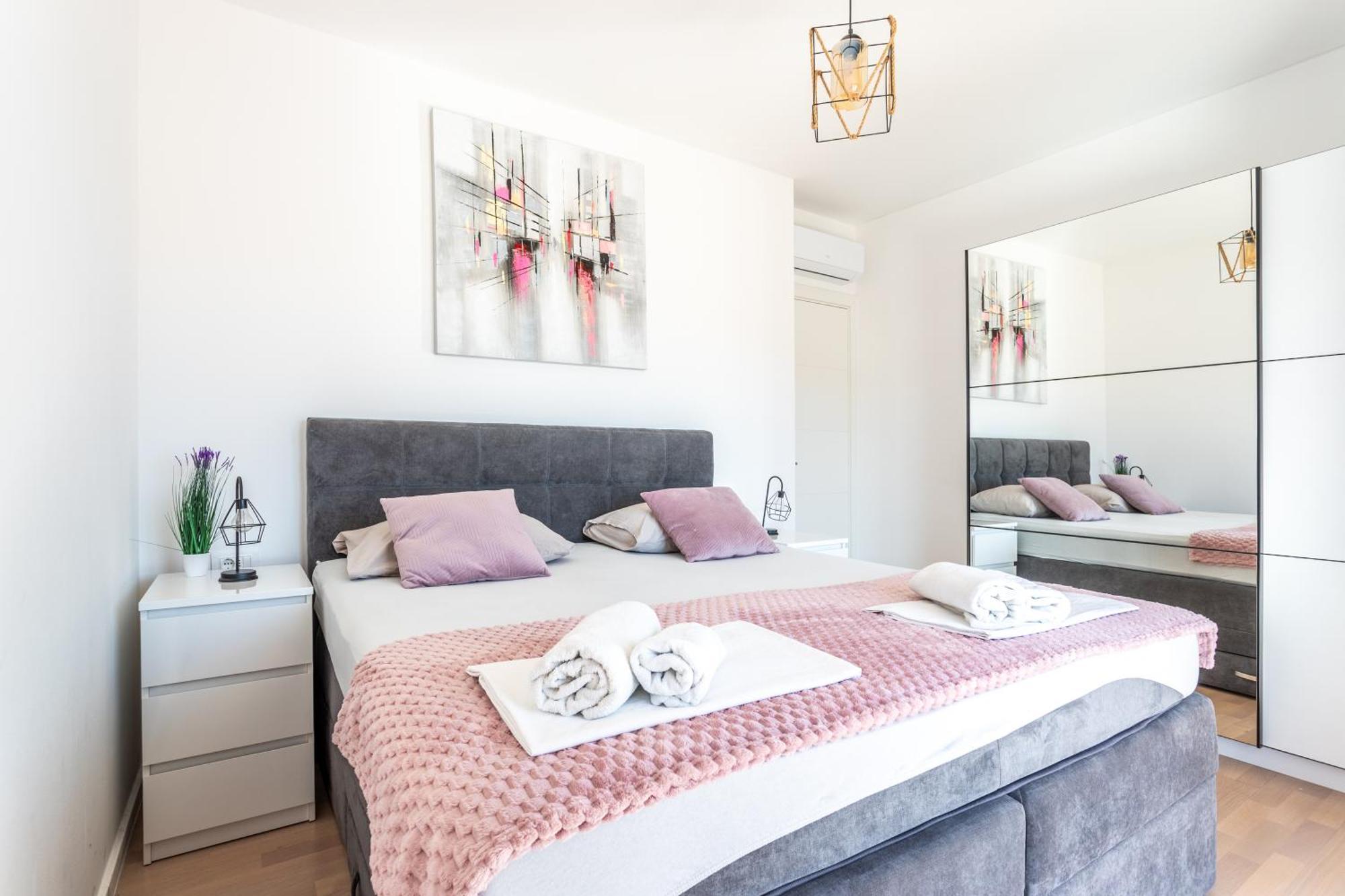 Luxury Penthouse Papic With Jacuzzi & The View Apartment
